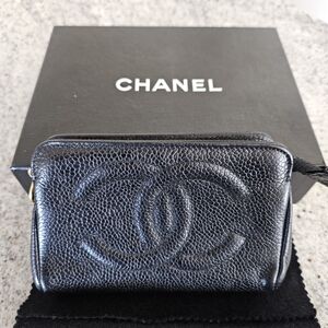 Chanel Black Leather W Zipper Small Wallet Pre Loved . Super Clean